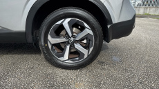 Nissan Qashqai 1.3 DiG-T MH N-Connecta 5dr Petrol Hatchback